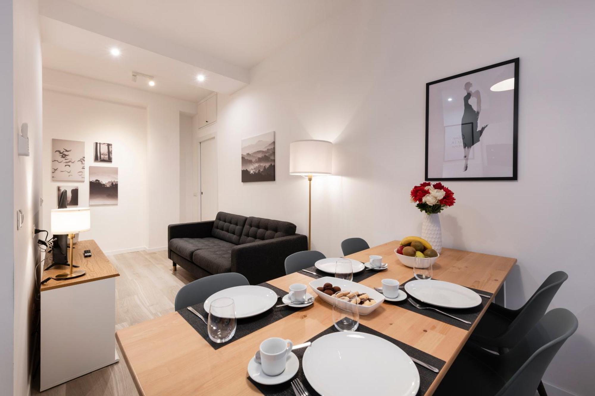 Apartamento Caracciolo, 28 - Ampio Per 5, Posizione Perfetta *